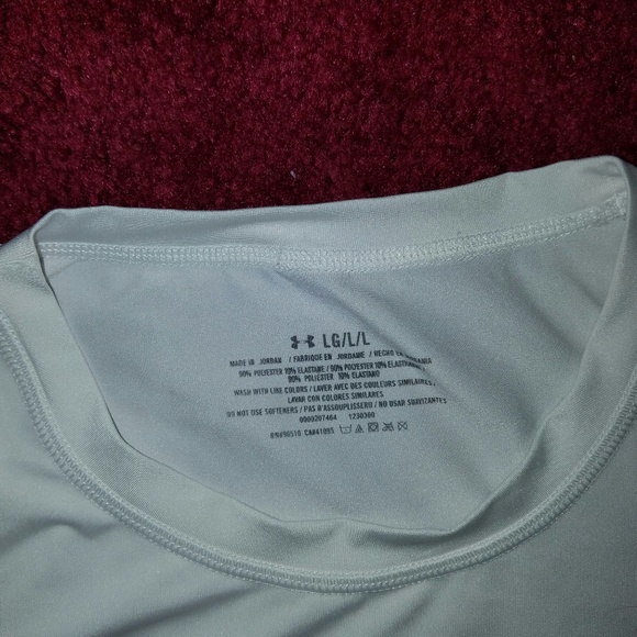 Men's Under Armour Shirt - Picture 2 of 3